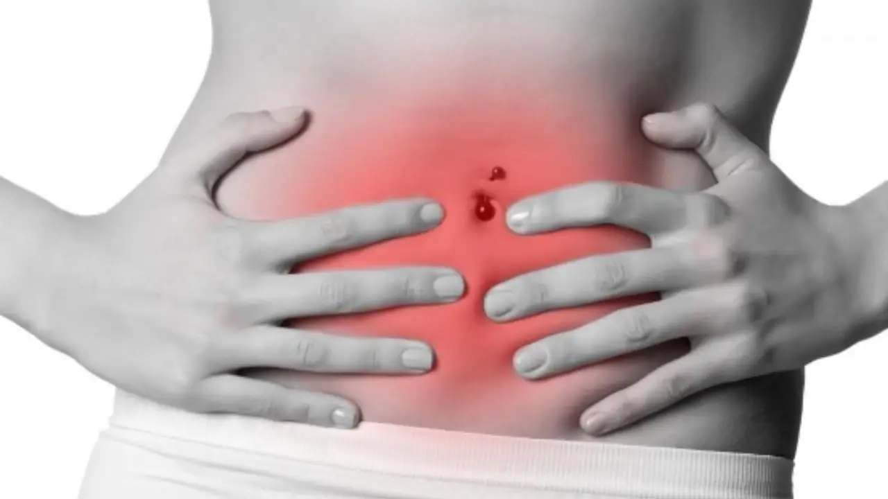 Senti pesantezza e gonfiore? Mangia questi alimenti per pulire subito stomaco e intestino