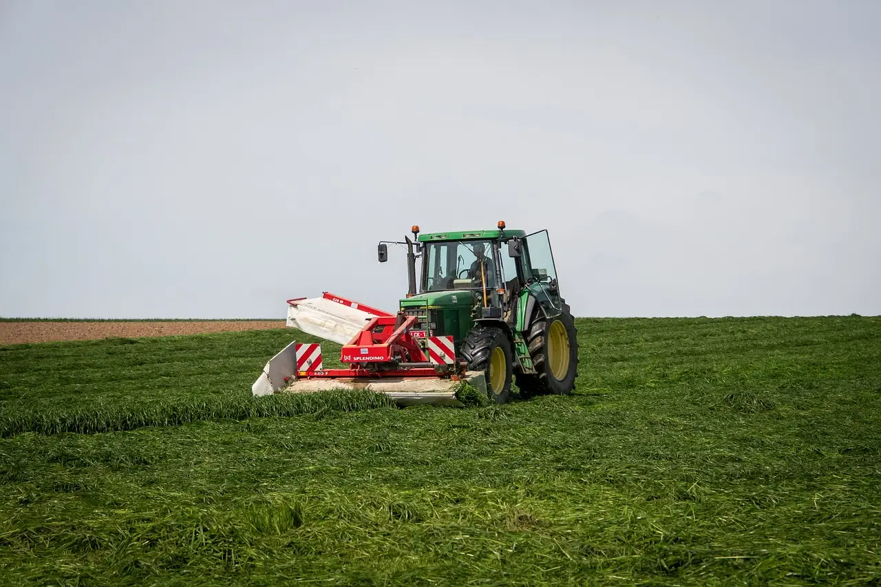 Non servono solo a coltivare: ecco come le macchine agricole hanno rivoluzionato il nostro cibo