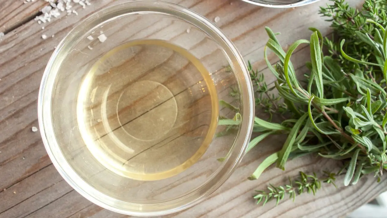 Che cos’è l’olio bianco? Ecco cosa succede se lo usi sulle tue piante