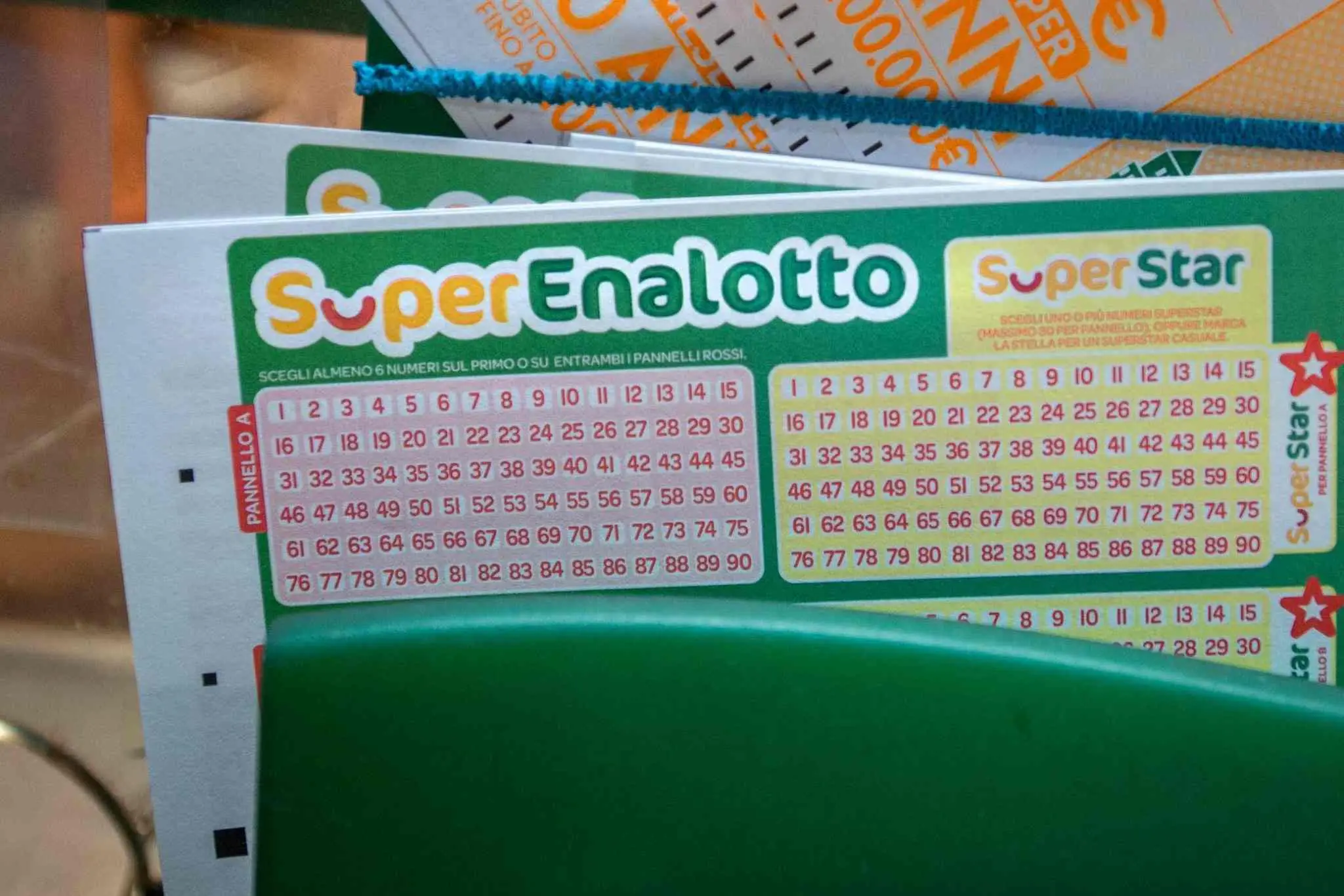 Controlla la tua giocata: ecco i numeri vincenti del 5 al superenalotto di oggi e la cifra esatta
